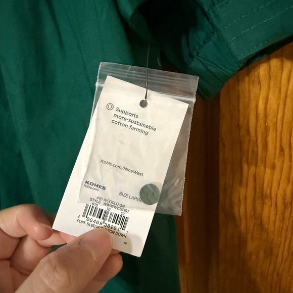 NWT Women's Nine West Forest Green Blouse size Large - Picture 2 of 5